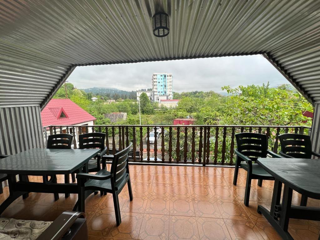 Linda Guest House Batumi Exterior photo