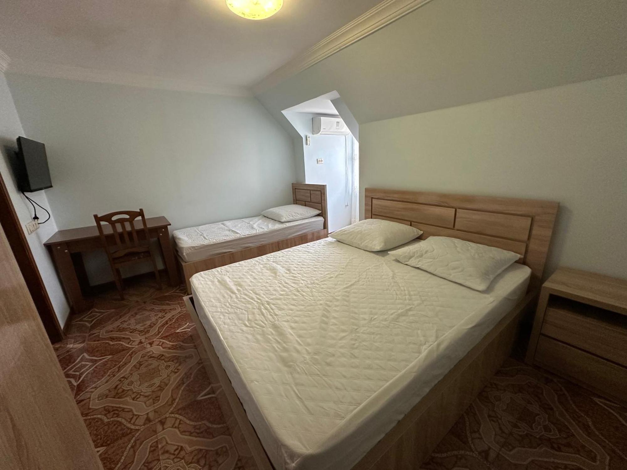 Linda Guest House Batumi Exterior photo