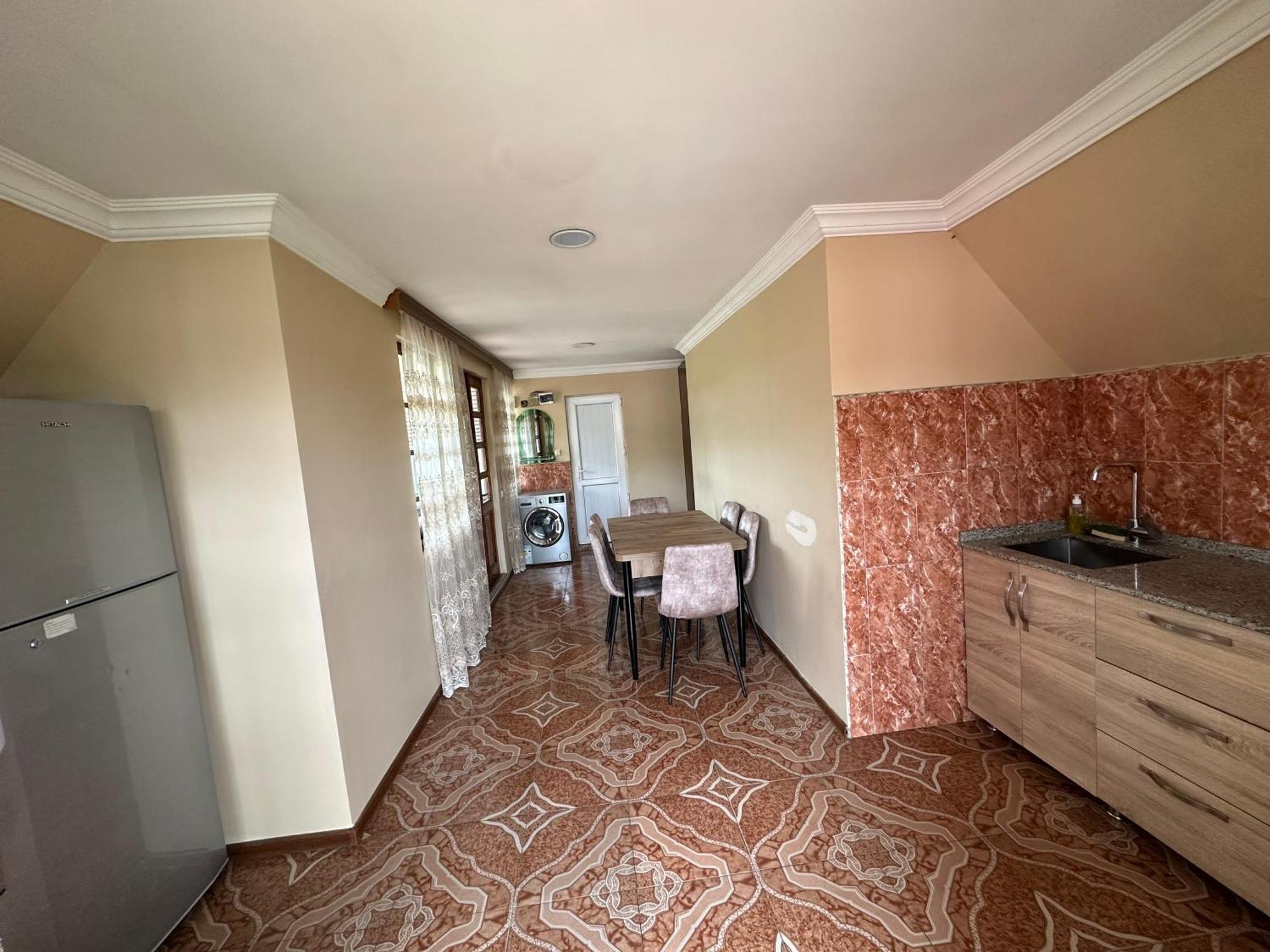 Linda Guest House Batumi Exterior photo